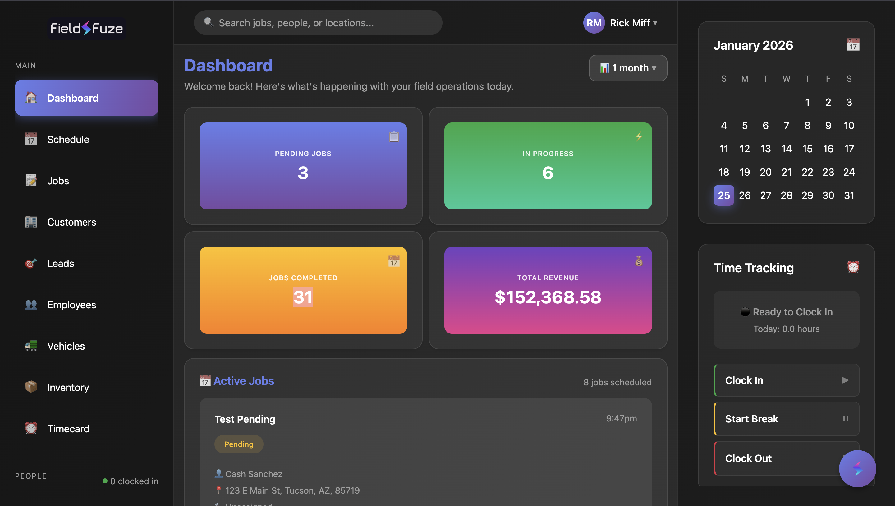 FieldFuze Dashboard showing pending jobs, revenue tracking, and team status